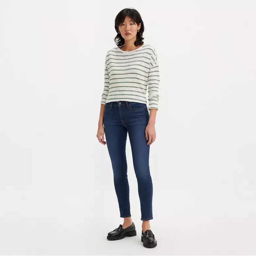 Levi’s 711 Skinny Jeans in Cobalt Overboard Size 8